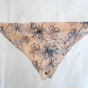 NWOT floral square scarf with hibiscus flowers Roxy